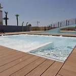 Appartement Lovely Flat Wiht Enclosed Garden And Fireplace Bibione