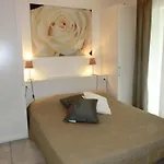 Apartment Lovely Flat Wiht Enclosed Garden And Fireplace Bibione