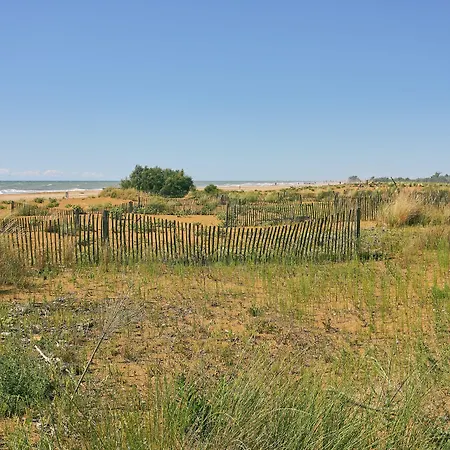 Apartment Lovely Flat Wiht Enclosed Garden And Fireplace