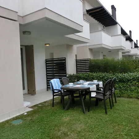 Apartment Lovely Flat Wiht Enclosed Garden And Fireplace Bibione