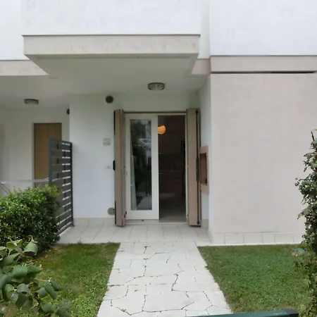 Lovely Flat Wiht Enclosed Garden And Fireplace Apartment Bibione