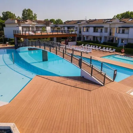 Lovely Flat In A Modern With Pool بيبيوني