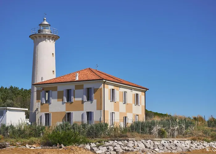 Lovely Flat Wiht Enclosed Garden And Fireplace Bibione