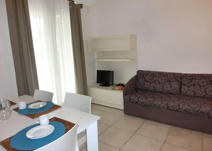 Appartamento Lovely Flat Wiht Enclosed Garden And Fireplace Bibione