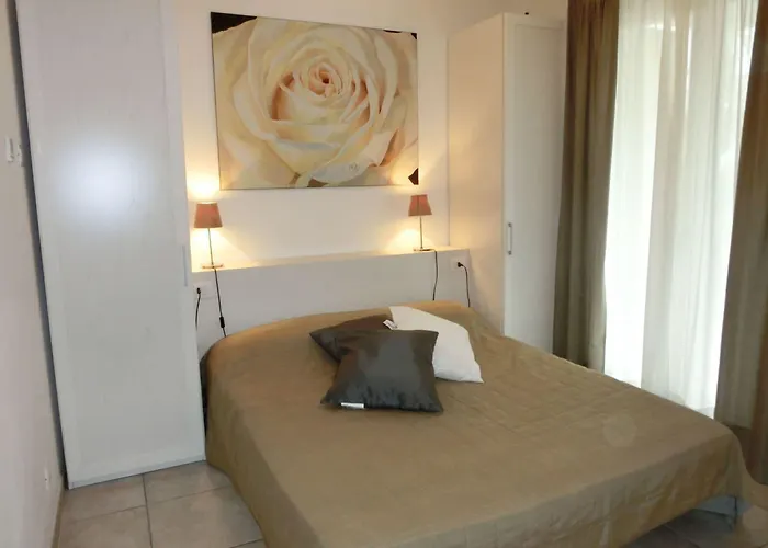 Appartamento Lovely Flat Wiht Enclosed Garden And Fireplace Bibione