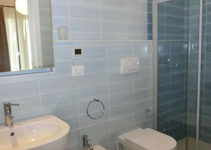 Lovely Flat Wiht Enclosed Garden And Fireplace * Bibione